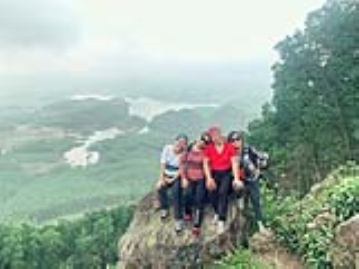 Đến Huế, trải nghiệm trekking, cắm trại qua đêm trên đỉnh Hòn Vượn