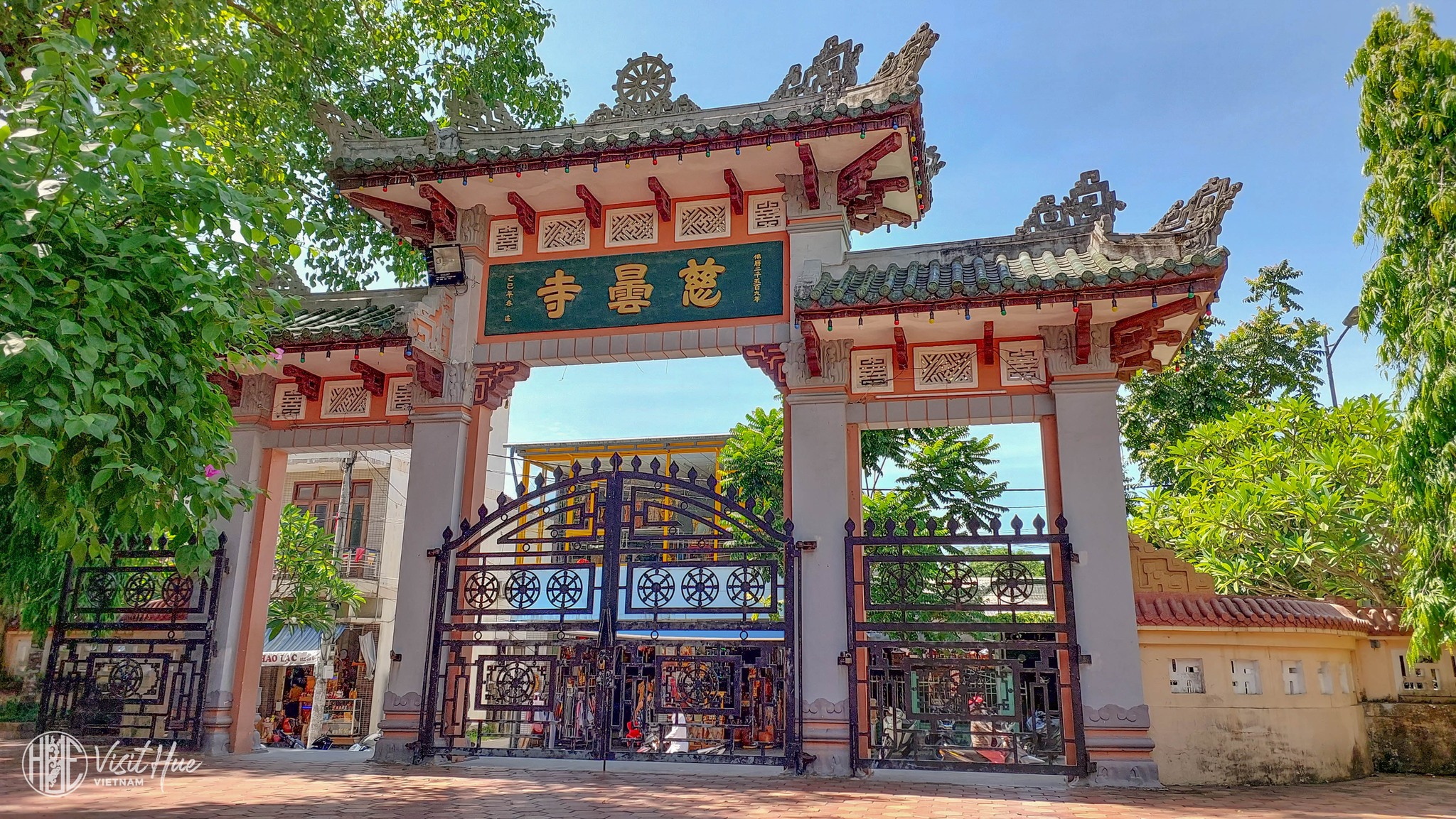 Chùa Từ Đàm - Cổ kính giữa lòng Cố đô