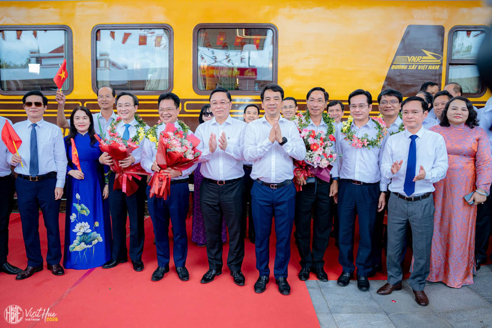 CHÍNH THỨC KHAI TRƯƠNG ĐOÀN TÀU “CỐ ĐÔ HUẾ - PHONG NHA: HÀNH TRÌNH DI SẢN THẾ GIỚI”