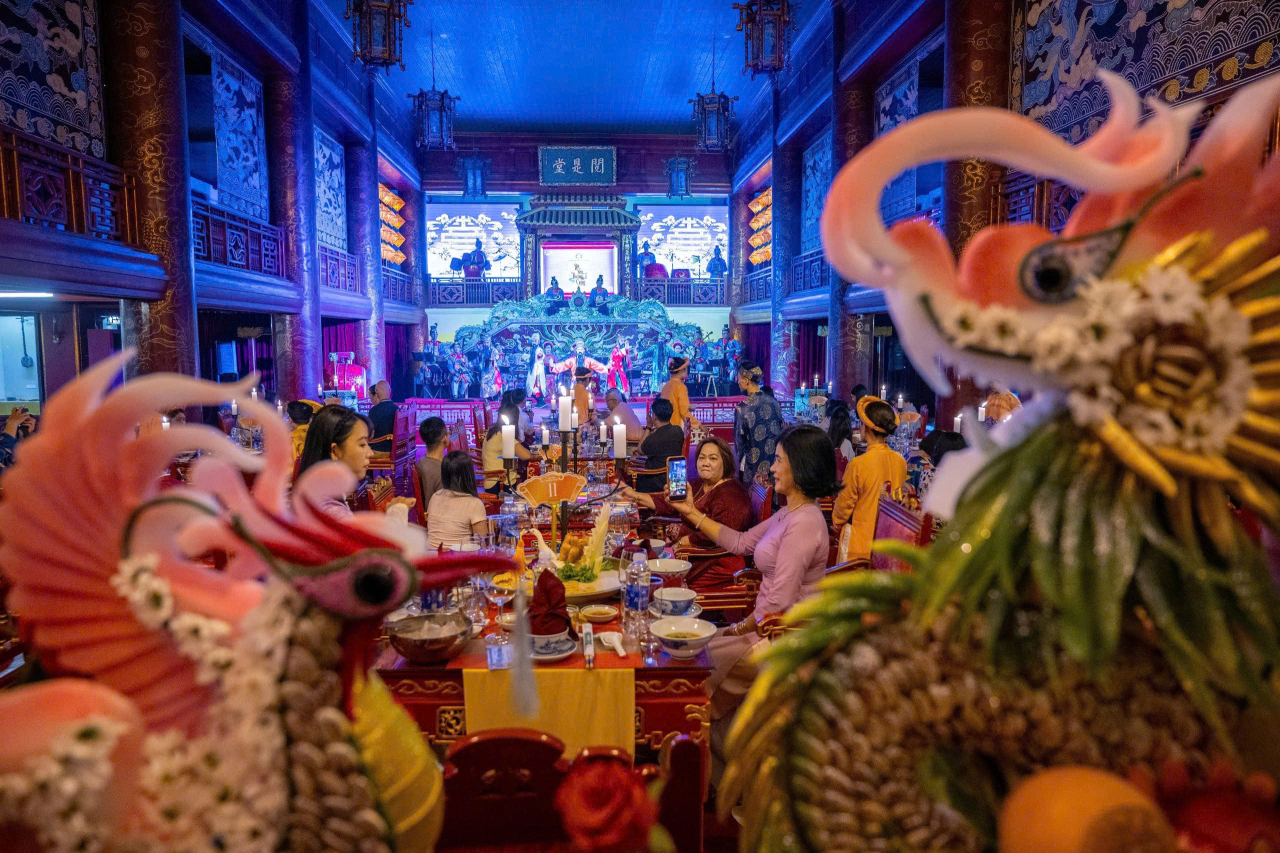 Khám phá Huế