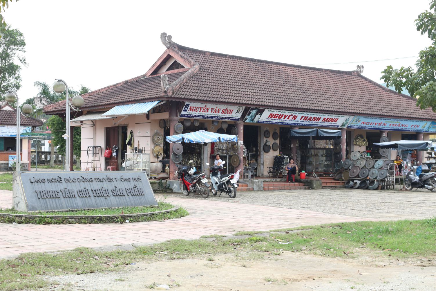 Làng nghề trăm năm đỏ lửa Đúc Đồng