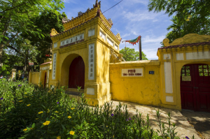 Thưởng lãm phủ đệ xứ Huế